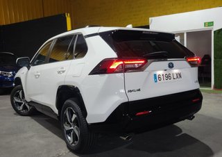 Toyota RAV4 4x4 HIBRIDO ENCHUFABLE 85Km Autonomía