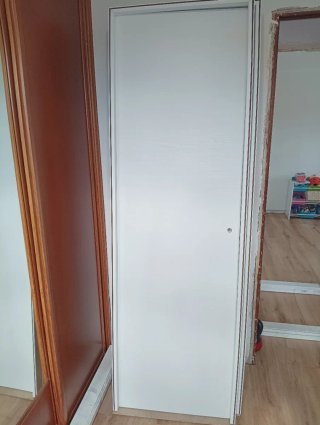 Puerta interior blanca