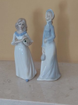 Dos figuras de porcelana de la marca tengra.