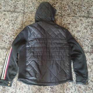 Cazadora Desigual reversible negra