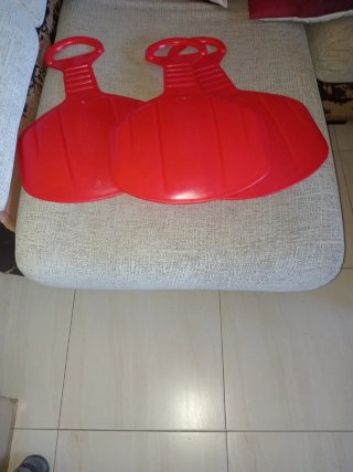 Trineo rojo para niños