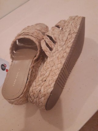 Sandalias de esparto nuevas