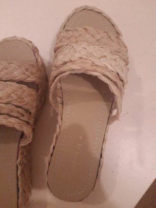 Sandalias de esparto nuevas