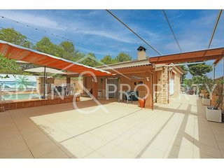 Chalet en venta en Monserrat