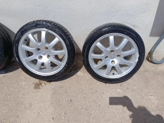 Llantas Peugeot GTI 16 con neumáticos