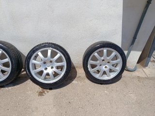 Llantas Peugeot GTI 16 con neumáticos