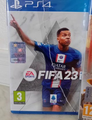 Lotto 4 Giochi PS4: FIFA 23, FIFA 21, Spider-Man