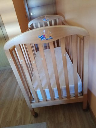 Cuna Oslo Naty de madera con colchón de látex