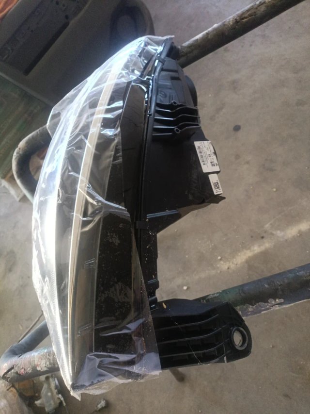 52145154400 Fiat Faro derecha
