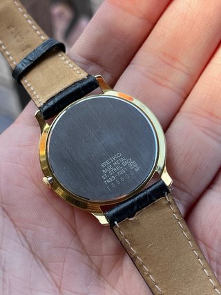 Reloj Seiko Cuarzo Dorado y Blanco