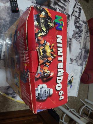 Nintendo 64 Gris NUS-001 (EUR) con caja original.