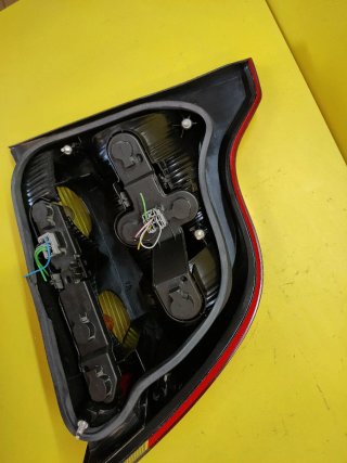 PILOTO TRASERO IZQUIERDO VOLVO S60