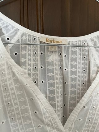 Blusa Barbour blanca bordada. Talla 42.