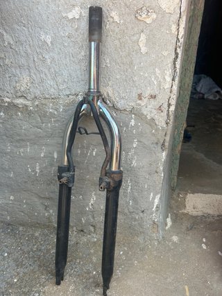 Horquilla de bicicleta cromada