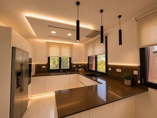 Casa en alquiler en Las Lomas de Río Verde en Marbella