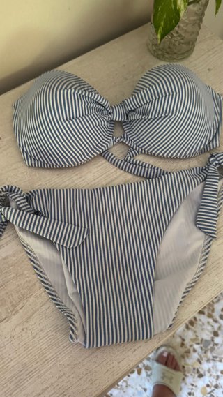 Bikini Rayas Marinas Azul y Blanco
