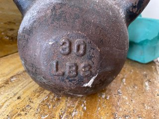 Kettlebell 30lb y 2 Mancuernas 15lb