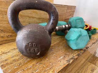 Kettlebell 30lb y 2 Mancuernas 15lb