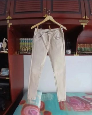 Pantalones beige