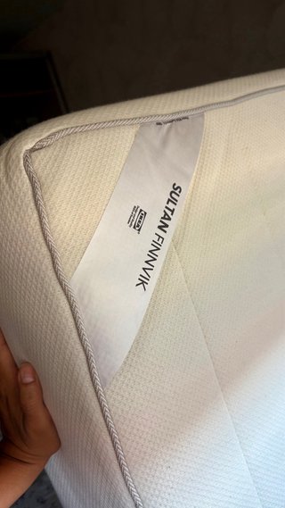 Cama Malm Blanca  y colchon 140x200