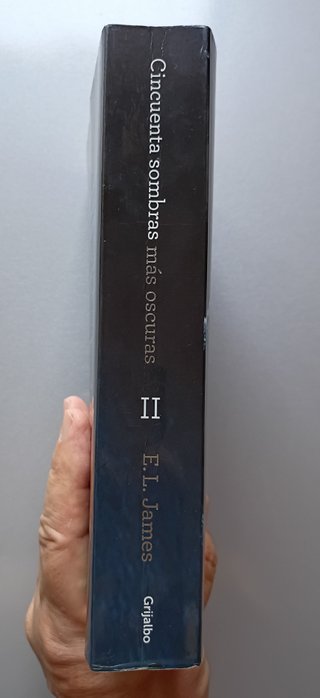 Cincuenta sombras más oscuras