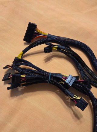 Fuente Alimentación AeroCool KCAS 700W 80 Plus