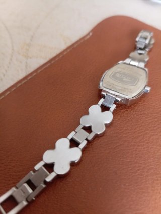 Reloj Lotus Plata y Blanco