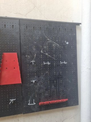 Panel porta herramientas modular metálico