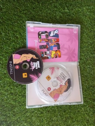 Lote 3 juegos PC: Sims 2, GTA Vice City, Resident