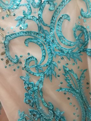 Vestido de fiesta con pedrería