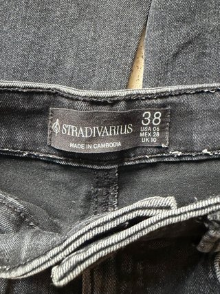 Jeans Stradivarius negros talla 38