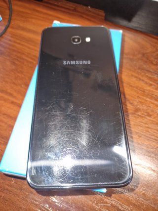 Smartphone Samsung Galaxy J4+ Nero con accessori originali