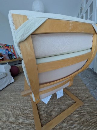 Butaca y reposapiés Ikea Pöang piel