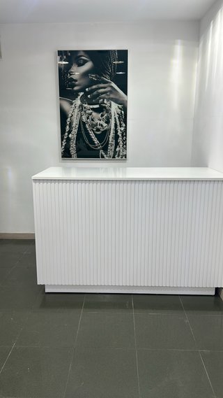 Mostrador blanco tienda