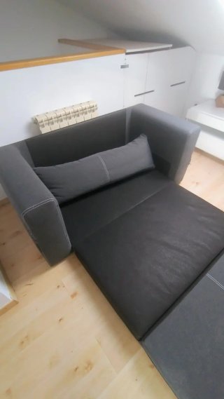 SOFÁ CAMA IKEA ASKEBY + OBRA DE ARTE FELINA