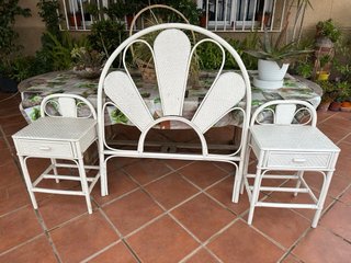 Conjuntos de cabecero y mesitas de mimbre blanco