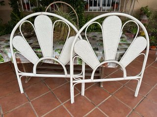 Conjuntos de cabecero y mesitas de mimbre blanco