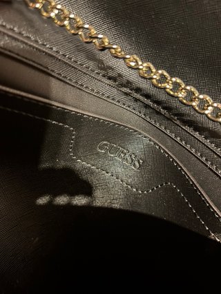 Borsa a tracolla Guess nera trapuntata