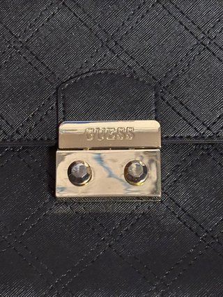 Borsa a tracolla Guess nera trapuntata