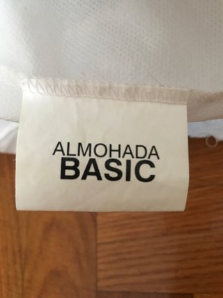 3 Almohadas blancas de tela