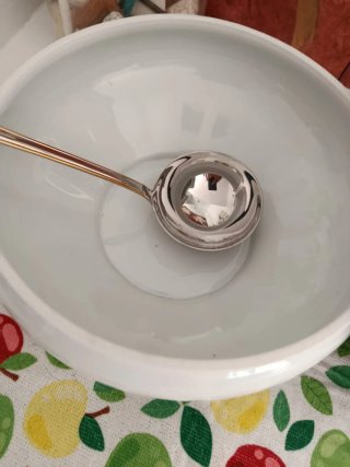 Sopera de porcelana
