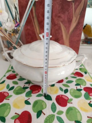 Sopera de porcelana