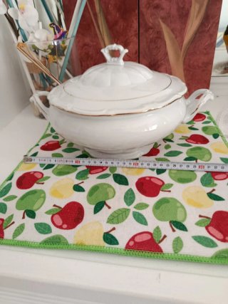 Sopera de porcelana