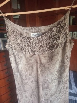 Vestido tirantes drapeado beige y marrón