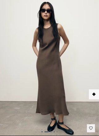 Vestido marrón sin mangas