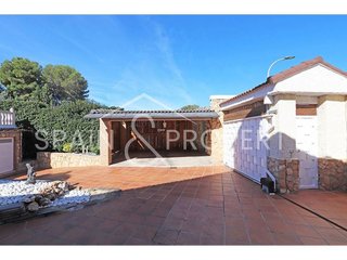 Chalet en venta en Monserrat