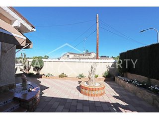 Chalet en venta en Monserrat