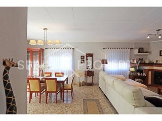 Chalet en venta en Monserrat