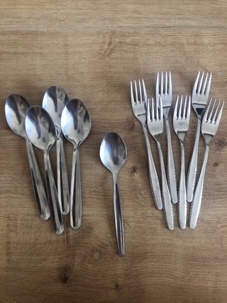 Cucharitas y tenedores de postre