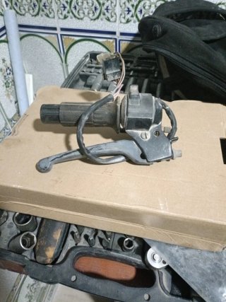 Puño Acelerador Maneta Derbi Variant Piña completa